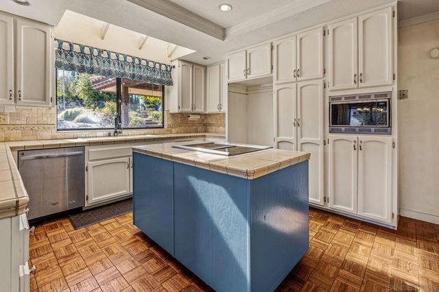 3209 Mary Ln, Escondido, CA 92025