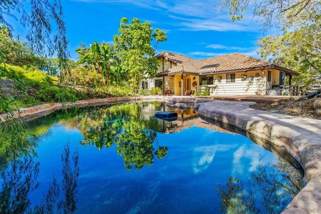 3209 Mary Ln, Escondido, CA 92025