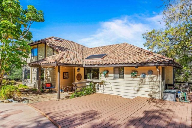 3209 Mary Ln, Escondido, CA 92025