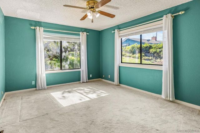 3209 Mary Ln, Escondido, CA 92025
