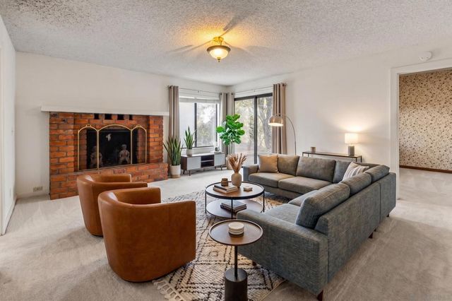3209 Mary Ln, Escondido, CA 92025