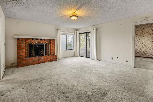 3209 Mary Ln, Escondido, CA 92025