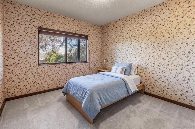 3209 Mary Ln, Escondido, CA 92025