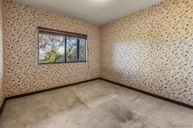 3209 Mary Ln, Escondido, CA 92025