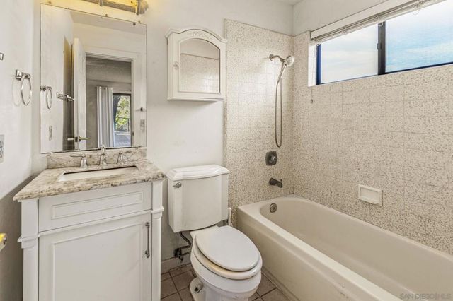3209 Mary Ln, Escondido, CA 92025