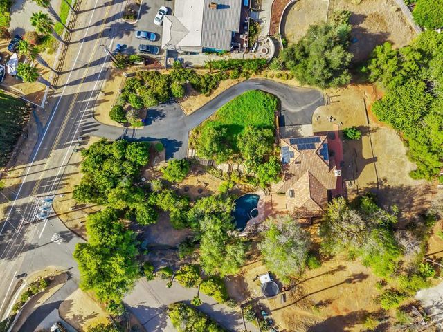 3209 Mary Ln, Escondido, CA 92025