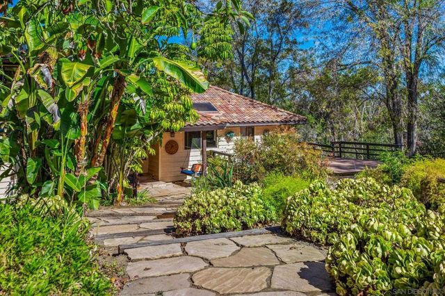 3209 Mary Ln, Escondido, CA 92025