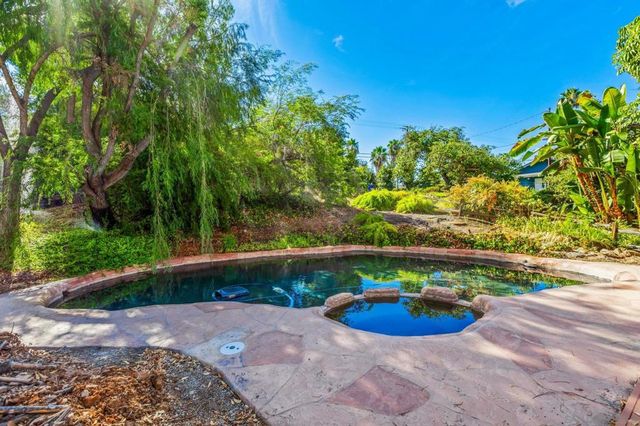 3209 Mary Ln, Escondido, CA 92025