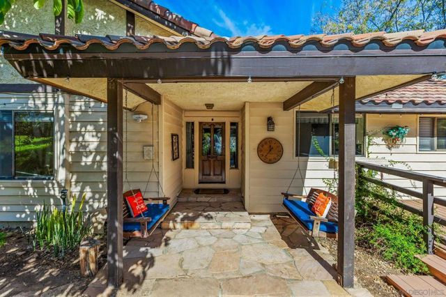 3209 Mary Ln, Escondido, CA 92025