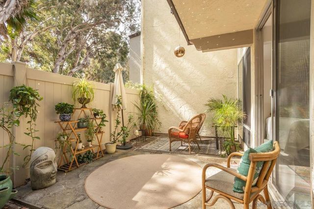 2412 Altisma Way D, Carlsbad, CA 92009