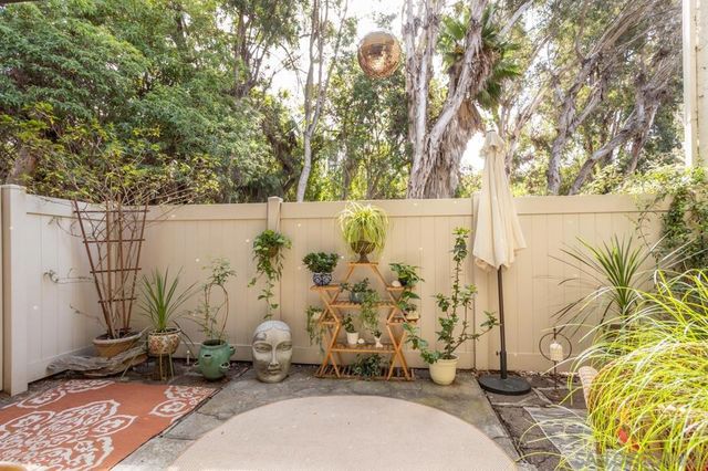 2412 Altisma Way D, Carlsbad, CA 92009