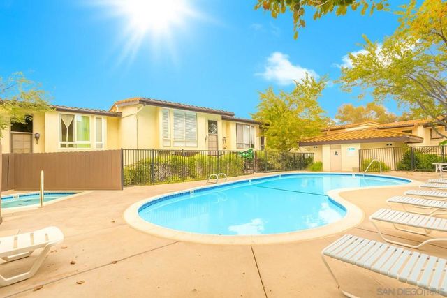 2412 Altisma Way D, Carlsbad, CA 92009