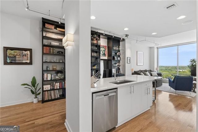 943 Peachtree Street NE 1415, Atlanta, GA 30309