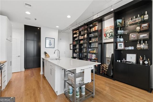943 Peachtree Street NE 1415, Atlanta, GA 30309