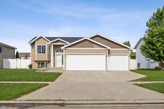 4416 10th Street W, Fargo, ND 58078