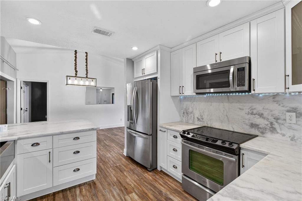 Image 10 of property listing at 1828 SW 18th TER, Cape Coral, FL 33991