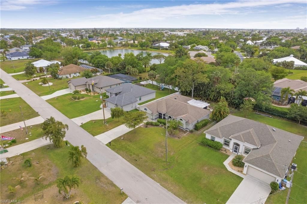 Image 3 of property listing at 1828 SW 18th TER, Cape Coral, FL 33991