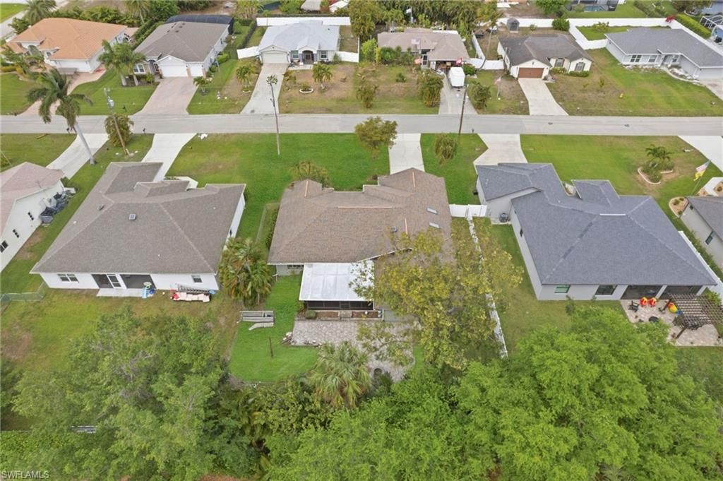 Image 5 of property listing at 1828 SW 18th TER, Cape Coral, FL 33991