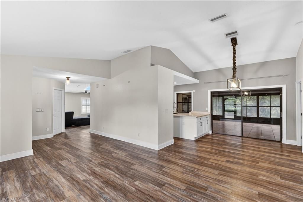 Image 7 of property listing at 1828 SW 18th TER, Cape Coral, FL 33991