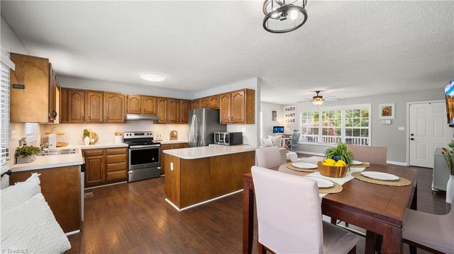 110 Larkspur Lane, Thomasville, NC 27360