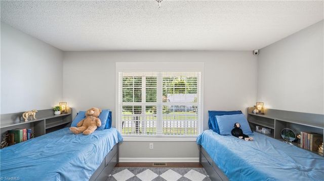 110 Larkspur Lane, Thomasville, NC 27360