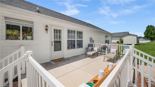110 Larkspur Lane, Thomasville, NC 27360