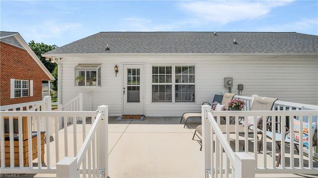 110 Larkspur Lane, Thomasville, NC 27360