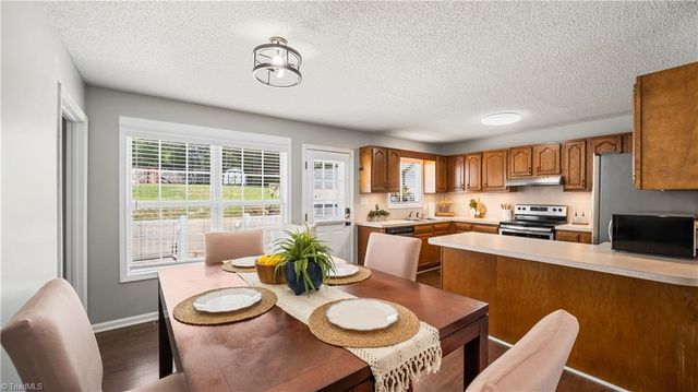 110 Larkspur Lane, Thomasville, NC 27360