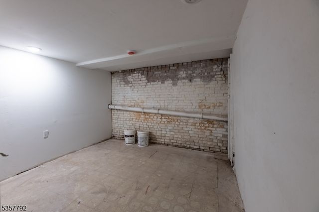 76 Highland Ave, Newark City, NJ 07104