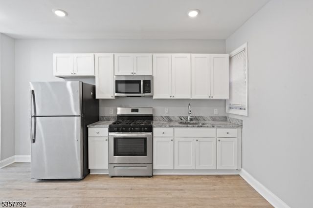 76 Highland Ave, Newark City, NJ 07104