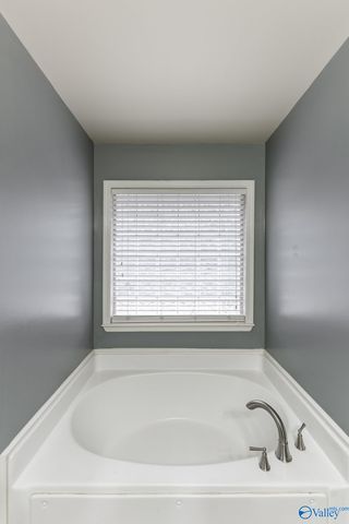 121 Meadow Land Drive, Meridianville, AL 35759