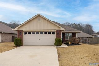 121 Meadow Land Drive, Meridianville, AL 35759