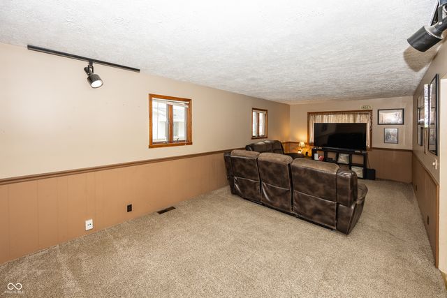 6744 W 15th Street, Indianapolis, IN 46214