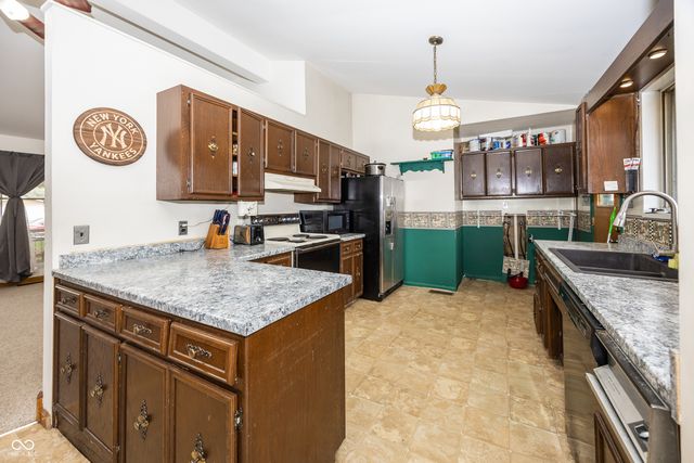 6744 W 15th Street, Indianapolis, IN 46214