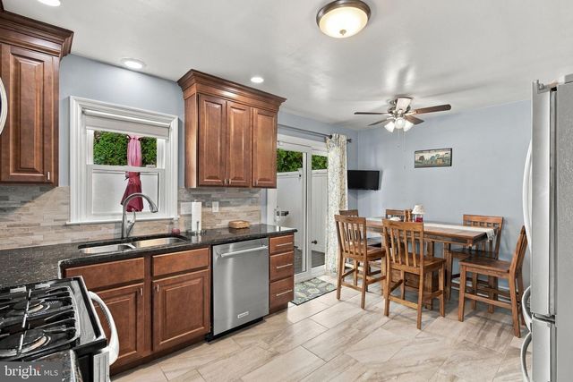 1701 SAINT PHILLIPS DR, Lancaster, PA 17603