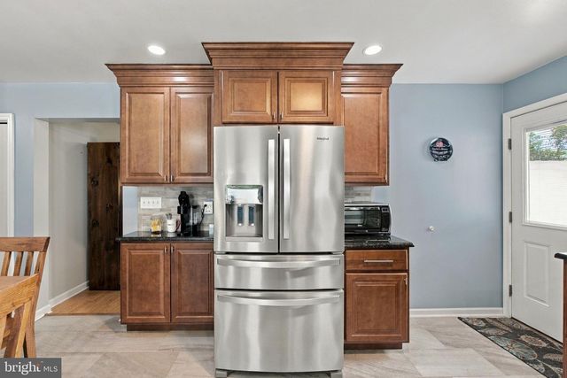 1701 SAINT PHILLIPS DR, Lancaster, PA 17603