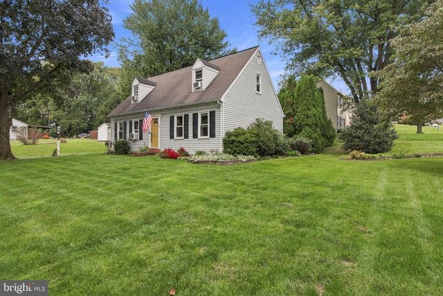 1701 SAINT PHILLIPS DR, Lancaster, PA 17603