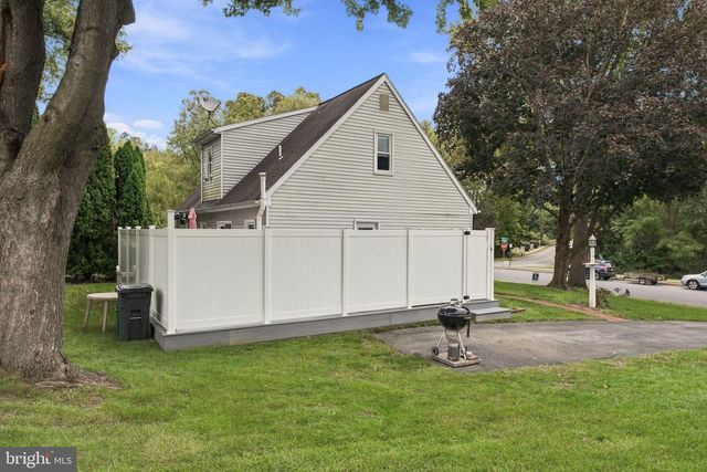 1701 SAINT PHILLIPS DR, Lancaster, PA 17603