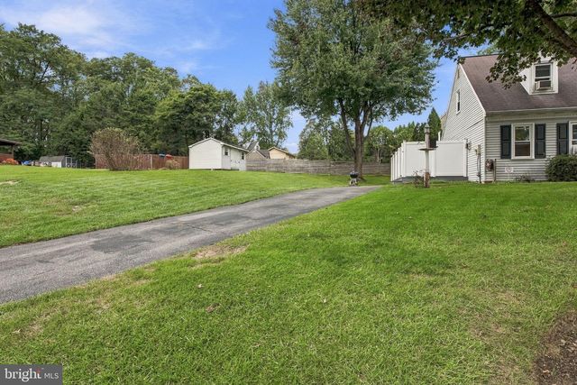 1701 SAINT PHILLIPS DR, Lancaster, PA 17603