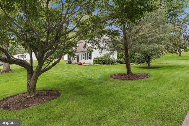 1701 SAINT PHILLIPS DR, Lancaster, PA 17603