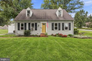 1701 SAINT PHILLIPS DR, Lancaster, PA 17603