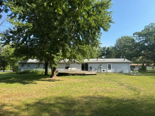 11565 Sherwood Drive, Demotte, IN 46310