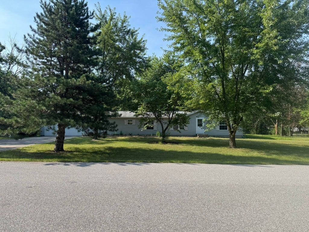 11565 Sherwood Drive, Demotte, IN 46310