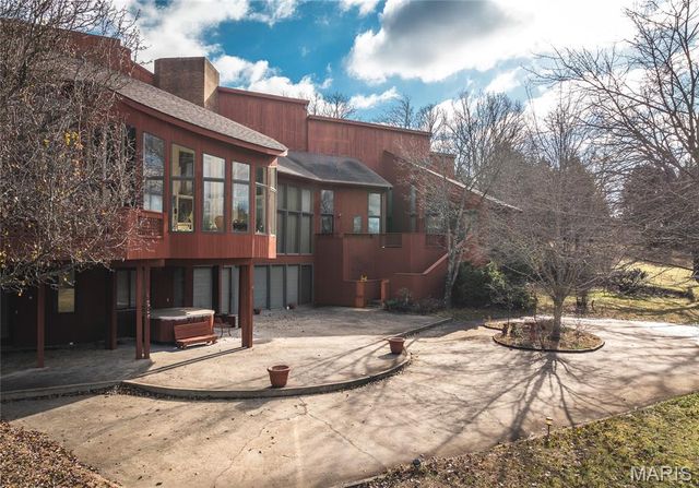 10335 Stoltz Drive, Rolla, MO 65401