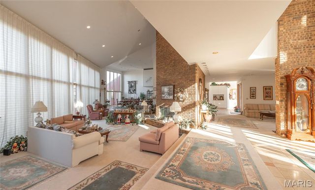 10335 Stoltz Drive, Rolla, MO 65401