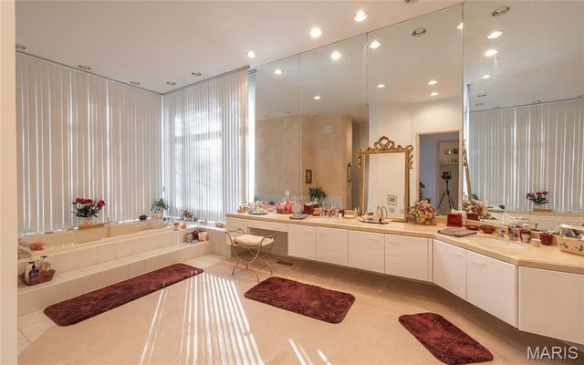 10335 Stoltz Drive, Rolla, MO 65401