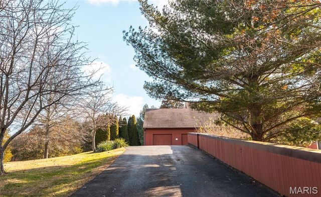 10335 Stoltz Drive, Rolla, MO 65401