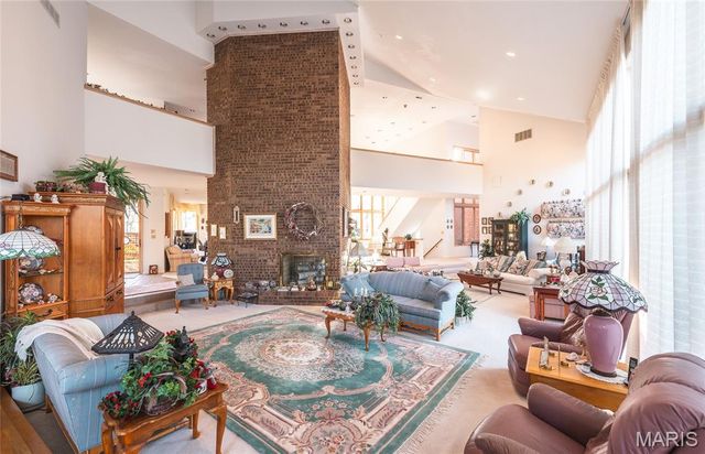 10335 Stoltz Drive, Rolla, MO 65401