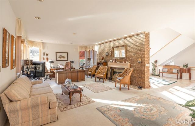 10335 Stoltz Drive, Rolla, MO 65401