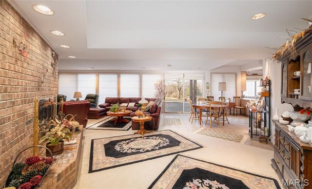 10335 Stoltz Drive, Rolla, MO 65401